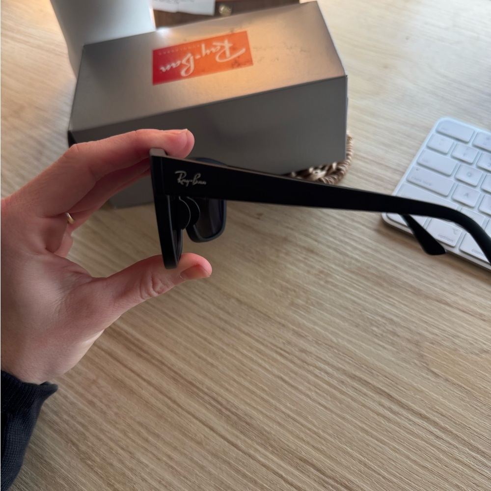 Ray Ban Black RB4428 Polarized - Picture 6 of 8